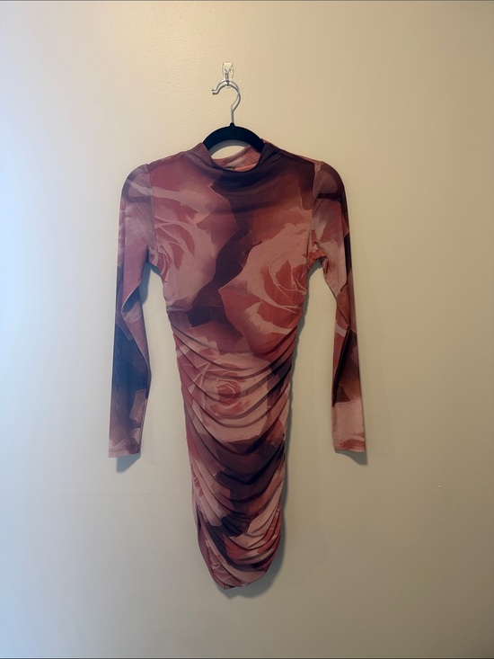 Anthropologie Dresses & Skirts - Anthropologie Rose-Print Ruched Long-Sleeve Dress - Mauve Pink